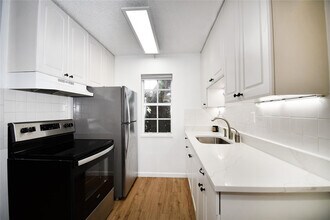 900 NE 26th St in Wilton Manors, FL - Building Photo - Building Photo