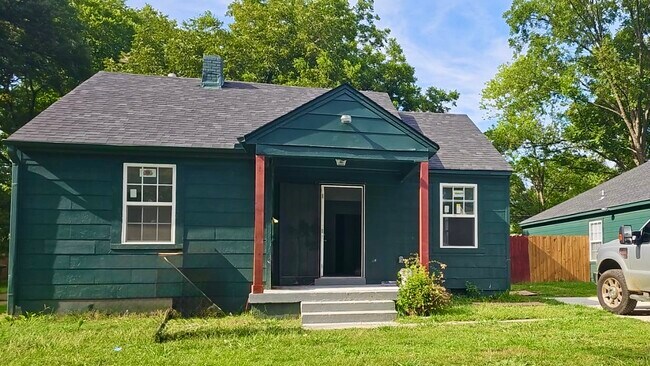 property at 2816 Arlington Ave