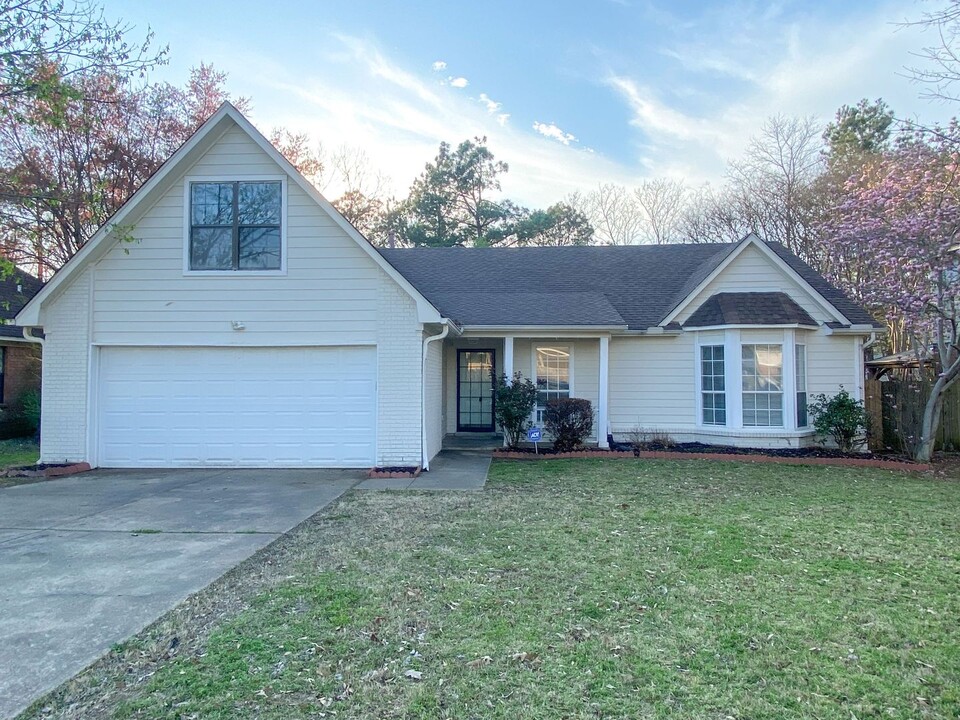 2749 Sage Meadow Dr in Memphis, TN - Building Photo