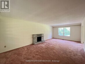 131 Bannatyne Dr in Toronto, ON - Building Photo - Building Photo