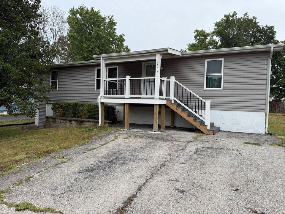 1535 Liguori Dr in Barnhart, MO - Building Photo