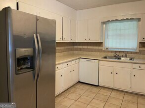 3027 Collier Dr NW in Atlanta, GA - Building Photo - Building Photo