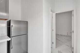2323 Raleigh St in Hollywood, FL - Building Photo - Building Photo
