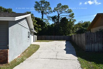 112 Cottesmore Cir W in Longwood, FL - Foto de edificio - Building Photo