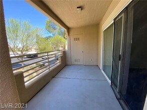 1901 Desert Falls Ct in Las Vegas, NV - Building Photo - Building Photo