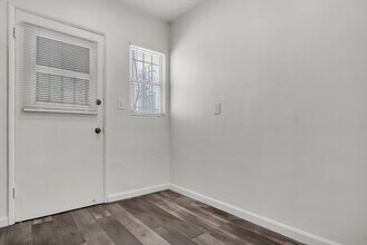 451 E 101st St in Los Angeles, CA - Building Photo - Building Photo