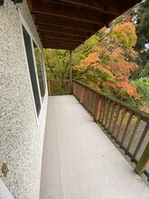 1701 Lakeway Dr, Unit 2 in Bellingham, WA - Building Photo - Building Photo