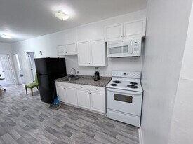 1165 E State St in Trenton, NJ - Building Photo