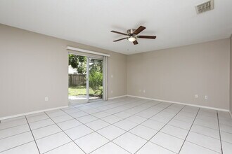 1018 Corkwood Dr in Oviedo, FL - Building Photo - Building Photo