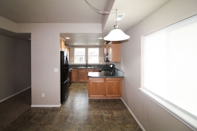 6101 Turf Paradise Dr in Pasco, WA - Building Photo - Building Photo