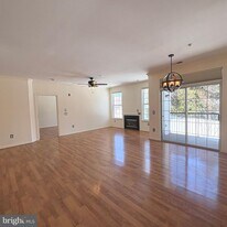 11565 Cavalier Landing Ct in Fairfax, VA - Building Photo