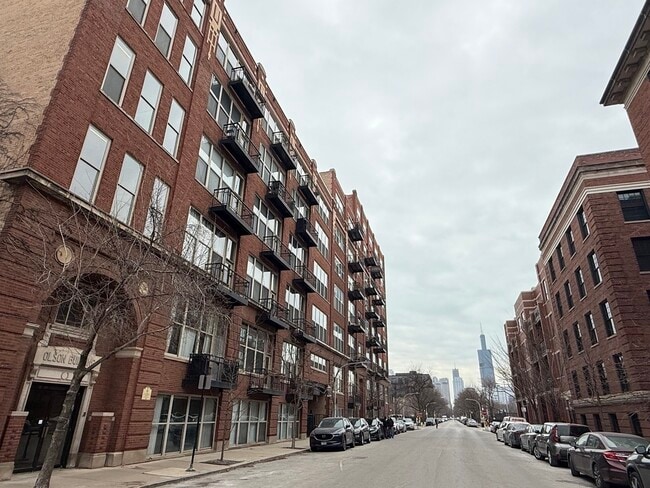 property at 1500 W Monroe St