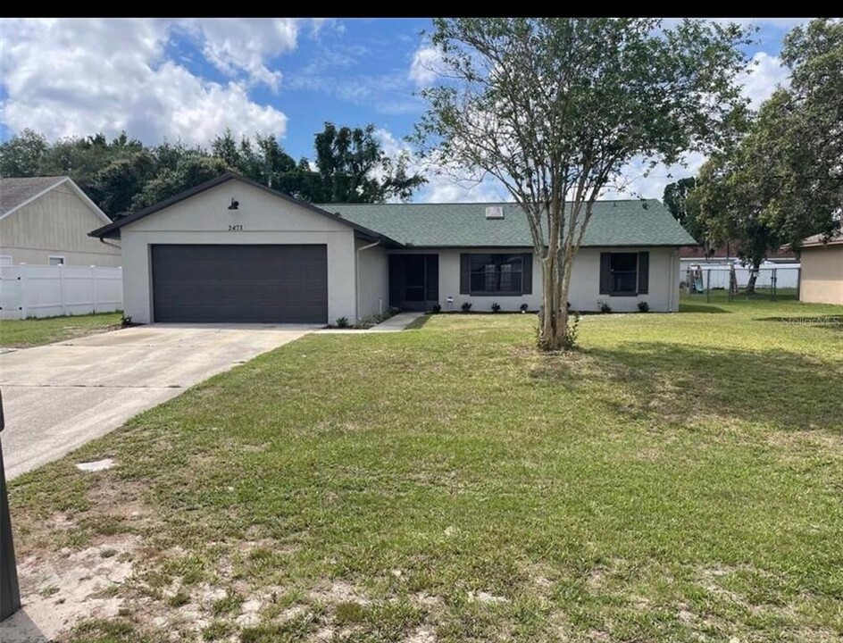 2473 Treehaven Dr in Deltona, FL - Building Photo