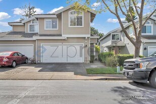 110 Scotts Valley in Hercules, CA - Building Photo