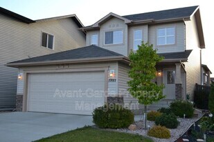 17011-17074 74 St NW in Edmonton, AB - Building Photo