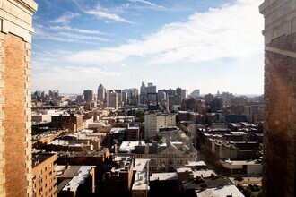 1 E Chase St in Baltimore, MD - Foto de edificio - Building Photo
