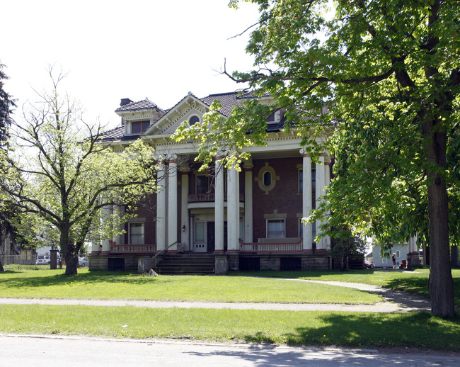 277 Park Ave in Youngstown, OH - Building Photo - Building Photo