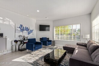 1413 W Coral Reef Dr in Gilbert, AZ - Building Photo - Building Photo