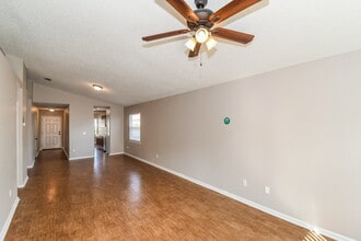 8736 Townsquare Dr in Jacksonville, FL - Building Photo - Building Photo