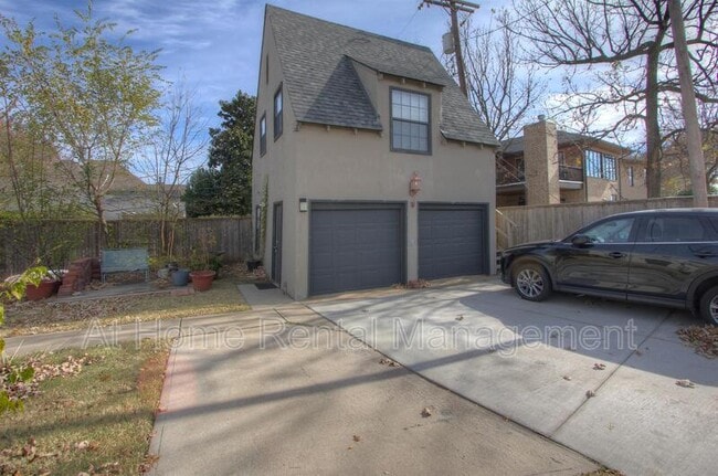 1 E 26th St in Tulsa, OK - Building Photo - Building Photo