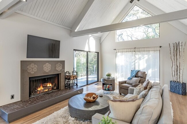 5 Sandstone in Portola Valley, CA - Building Photo - Building Photo