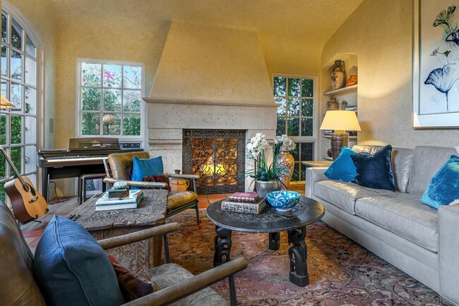6174 El Tordo in Rancho Santa Fe, CA - Foto de edificio - Building Photo