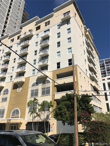 115 SW 11th St-Unit -903 in Miami, FL - Building Photo