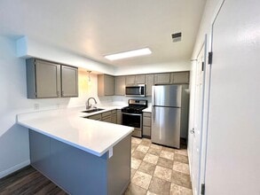 Villa Mondavi in Bakersfield, CA - Foto de edificio - Building Photo
