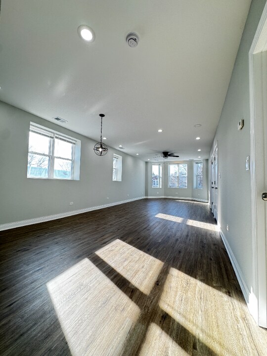 6807 S Paulina St in Chicago, IL - Building Photo