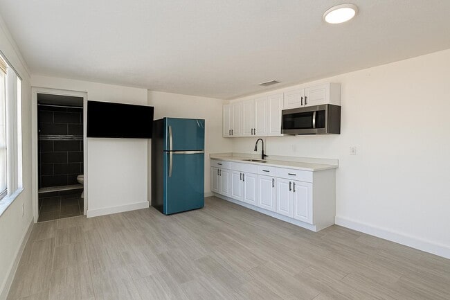 5525 Quist Dr in Port Richey, FL - Building Photo - Building Photo