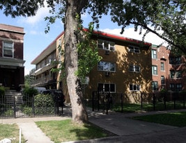 7706 S Saginaw Ave in Chicago, IL - Building Photo