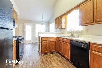 11200 Tara Glynn Dr in Hampton, GA - Foto de edificio - Building Photo