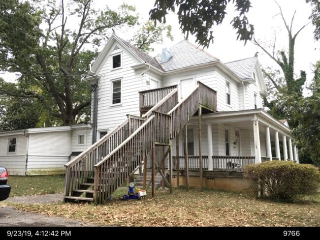 1926 E Main St
