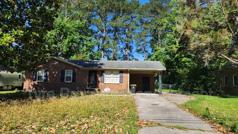 2530 Vernon Ave in Winterville, NC - Foto de edificio