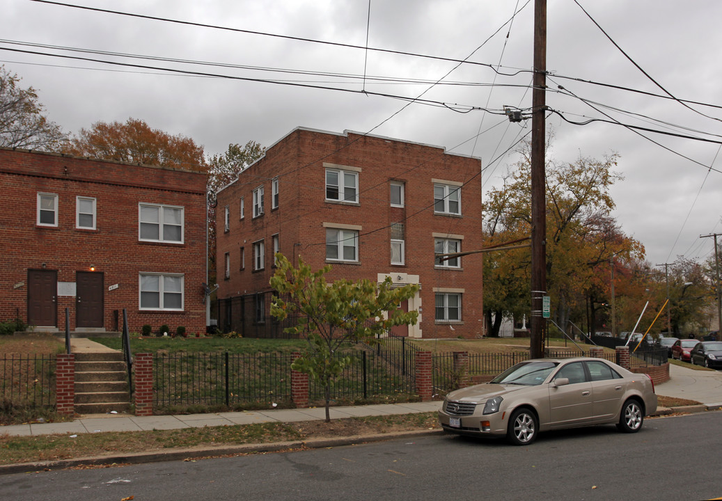 4900 Quarles St NE in Washington, DC - Building Photo