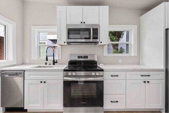 8145 9th Ave SW in Seattle, WA - Building Photo - Building Photo