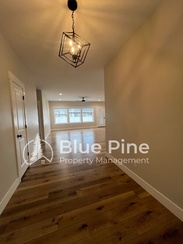 1104 Cypress Loop in Rexburg, ID - Building Photo - Building Photo