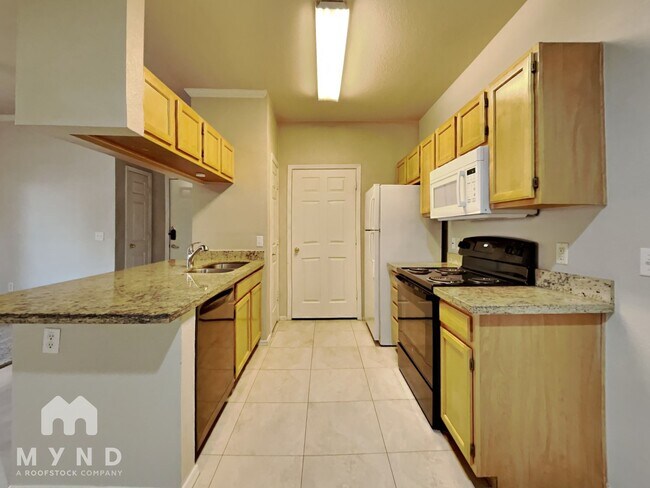 5401 E Van Buren St in Phoenix, AZ - Foto de edificio - Building Photo