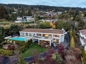 1035 King Georges Way in West Vancouver, BC - Building Photo - Building Photo