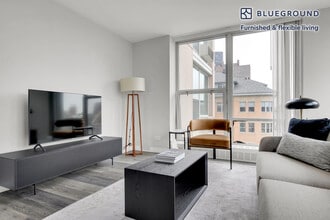 5600 N Sheridan Rd in Chicago, IL - Foto de edificio - Building Photo