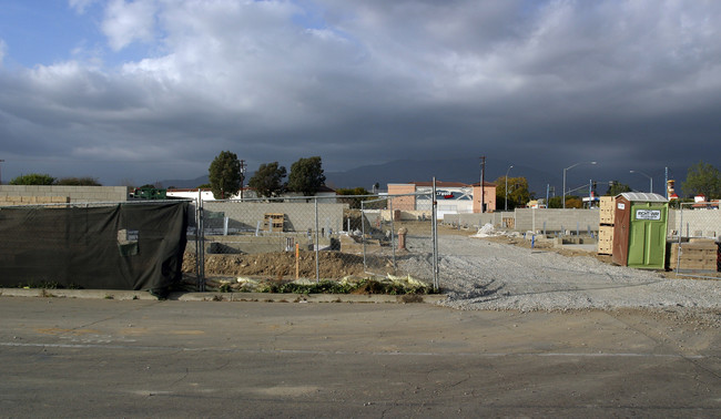 Cobblestone in Pomona, CA - Foto de edificio - Building Photo