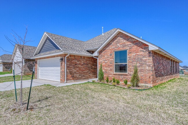 9309 Northwest 142nd Street in Yukon, OK - Building Photo - Building Photo
