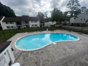 Woodland Park Apartments in Charlotte, NC - Foto de edificio - Building Photo