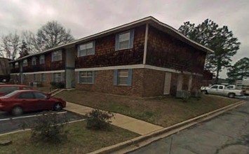 Field Crest Apartments in Tuscaloosa, AL - Building Photo - Building Photo