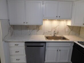 490 N Fox Hills Dr in Bloomfield Township, MI - Building Photo - Building Photo