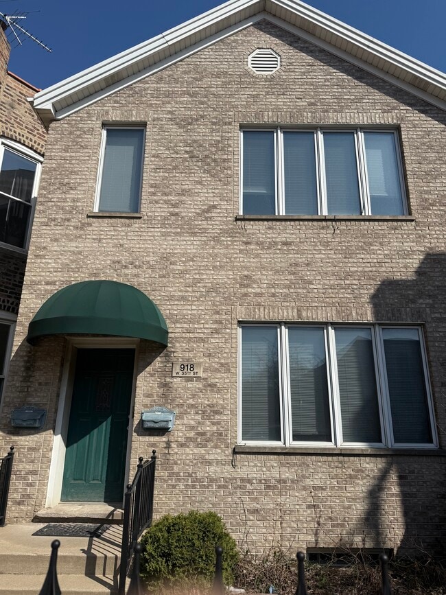 918 W 35th St, Unit 1f