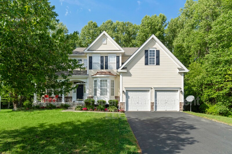 13 Grist Mill Ct in Pemberton, NJ - Building Photo