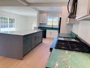 18371 Lahey St in Porter Ranch, CA - Building Photo - Building Photo