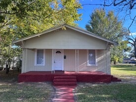 1710 W 15th St in Port Arthur, TX - Building Photo