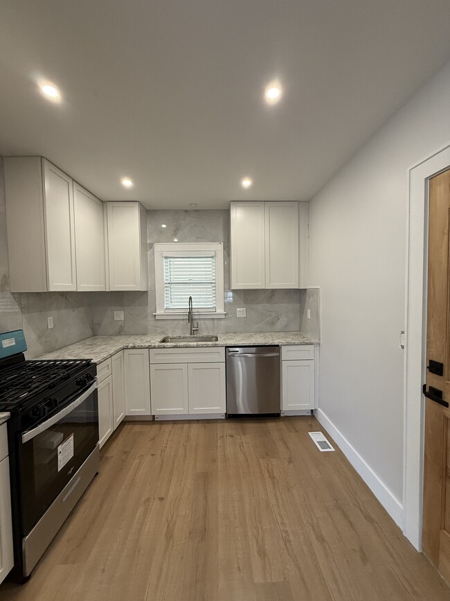 2688 E 128th St, Unit 1 in Cleveland, OH - Foto de edificio - Building Photo